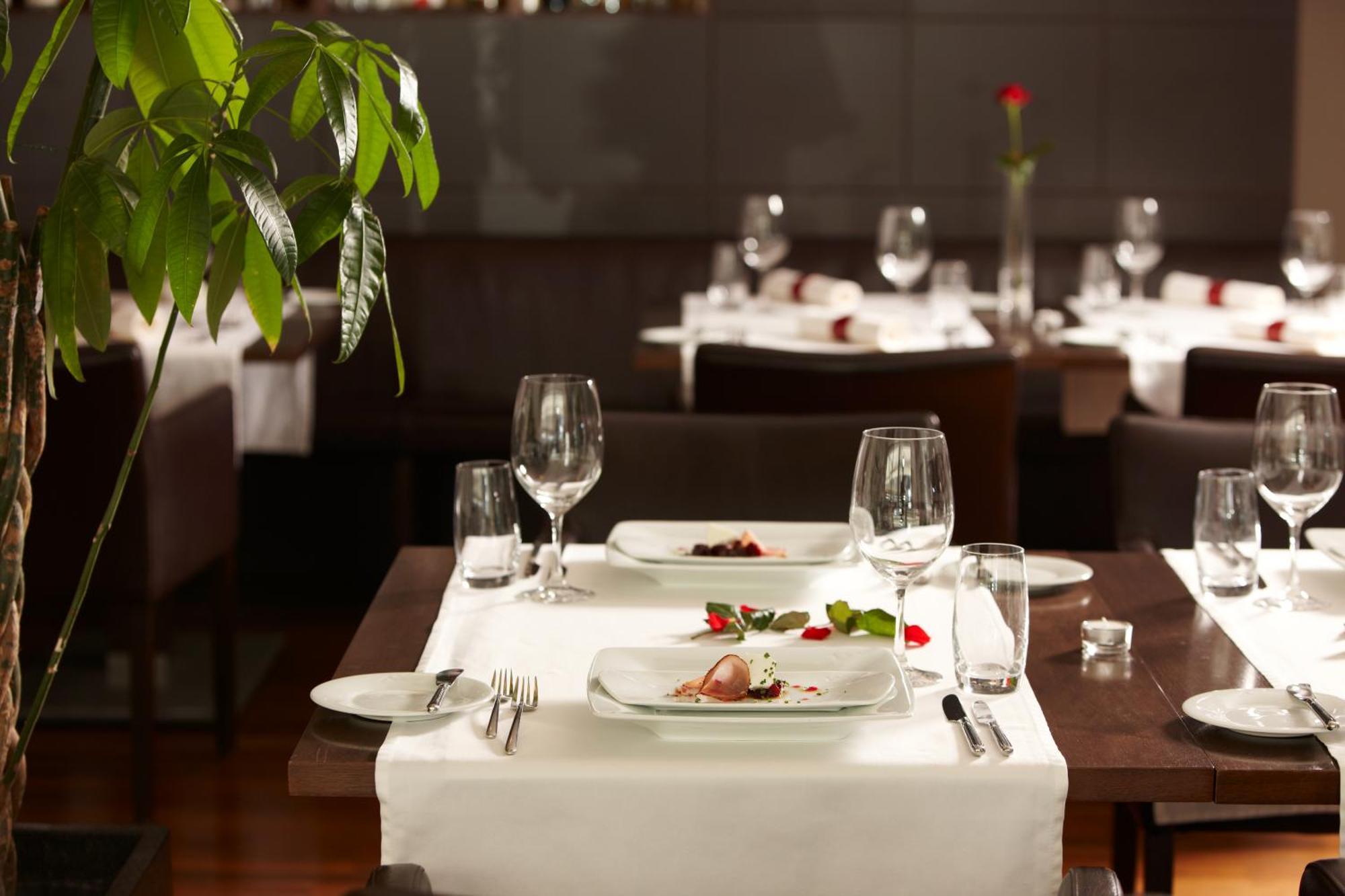 Hotel Restaurant Roessli Бад Рагац Экстерьер фото